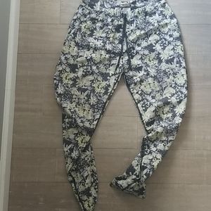 Lululemon Joggers- Floral Print- Size 6